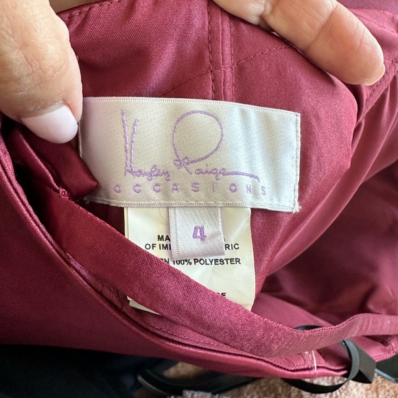 NEVER WORN Hailey Paige Bridesmaids Halter Top Dress Burgundy Size 4 - Picture 4 of 4